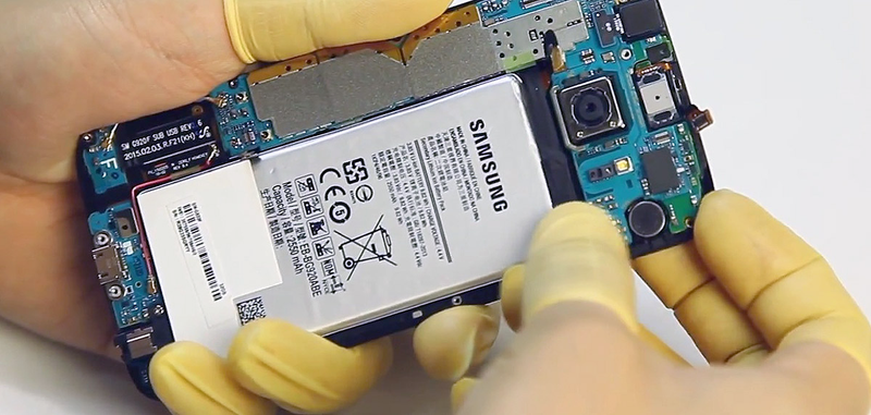Illustration for article titled Cambiar la baterĂa del Galaxy S6 requiere desmontar la placa base